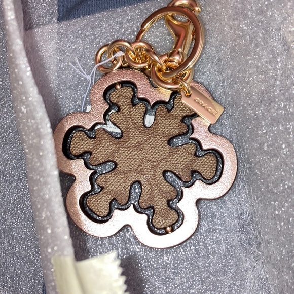 ❄️COACH LEATHER SNOW ❄️ FLAKE❄️ - Picture 8 of 9